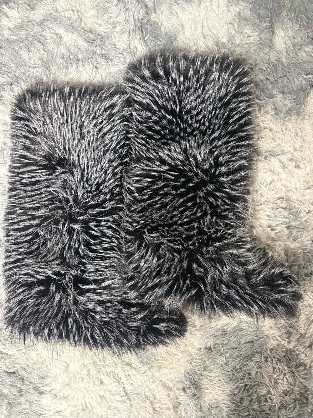 Plush Faux Fur Winter Boots - Black & White. Size 44/12